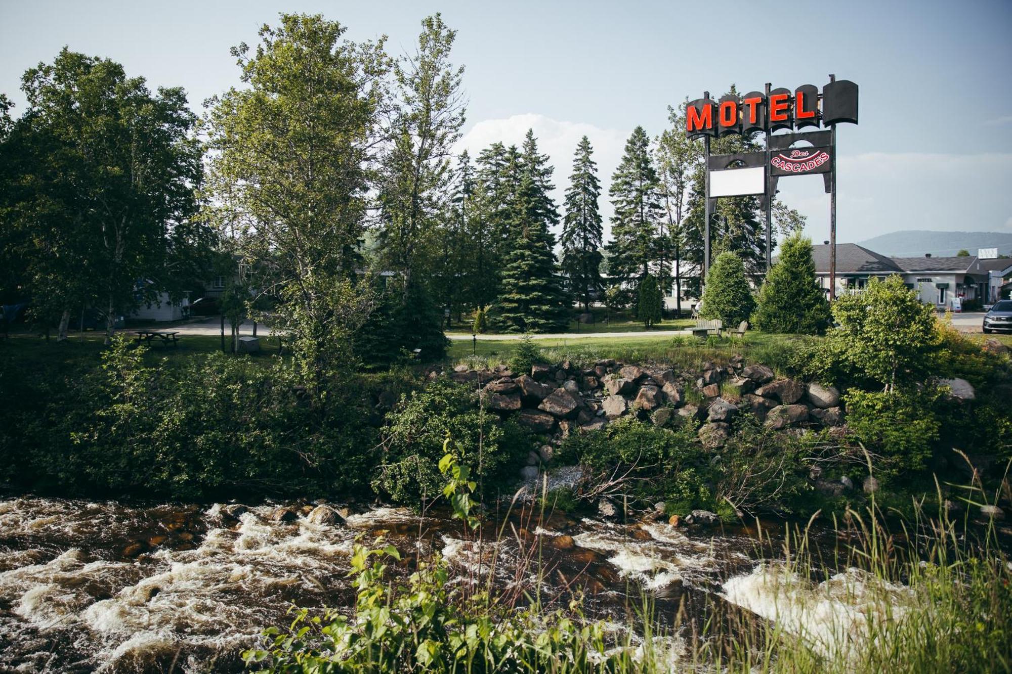 Motel Des Cascades Baie-Saint-Paul Exterior foto