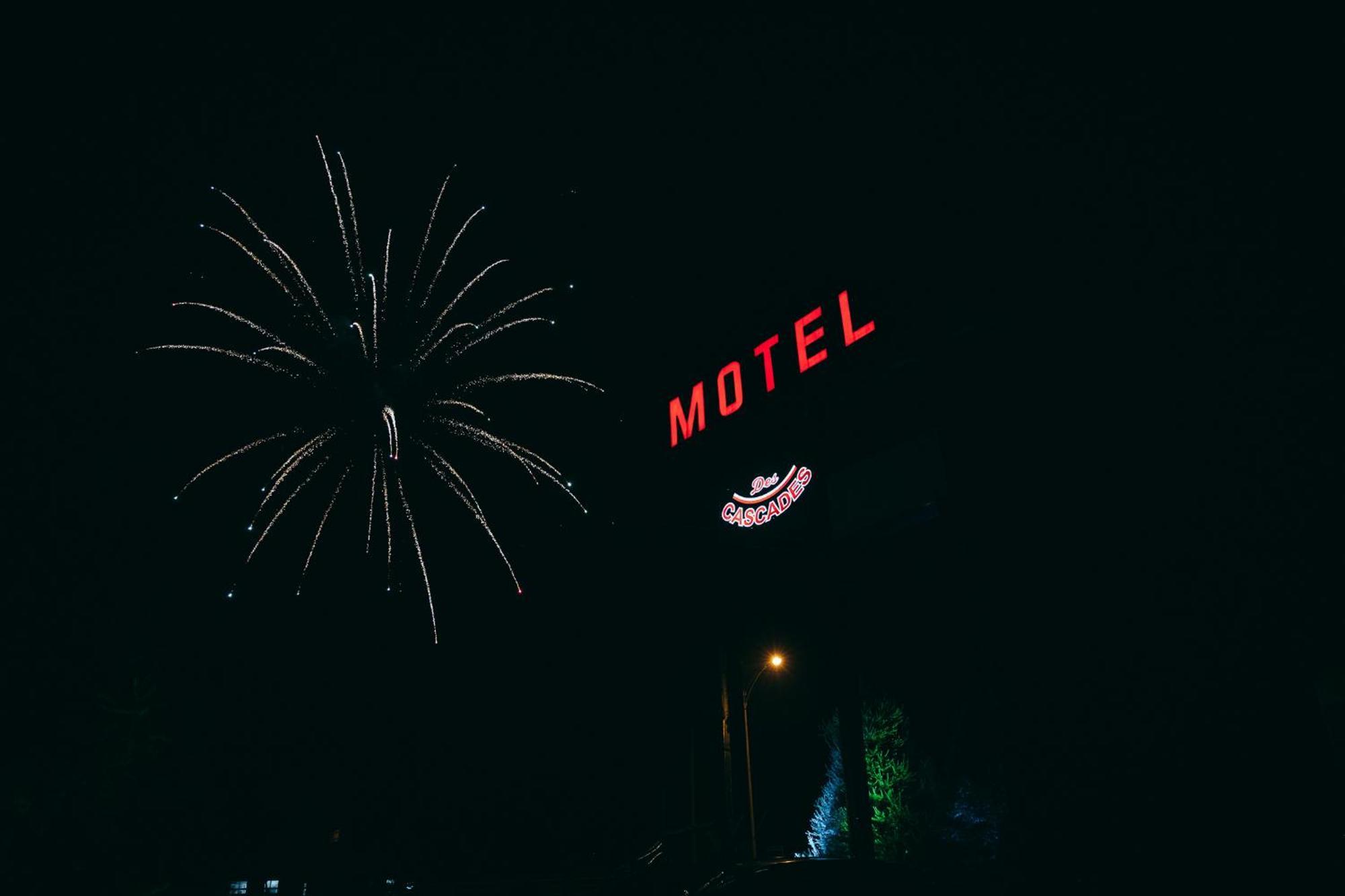 Motel Des Cascades Baie-Saint-Paul Exterior foto